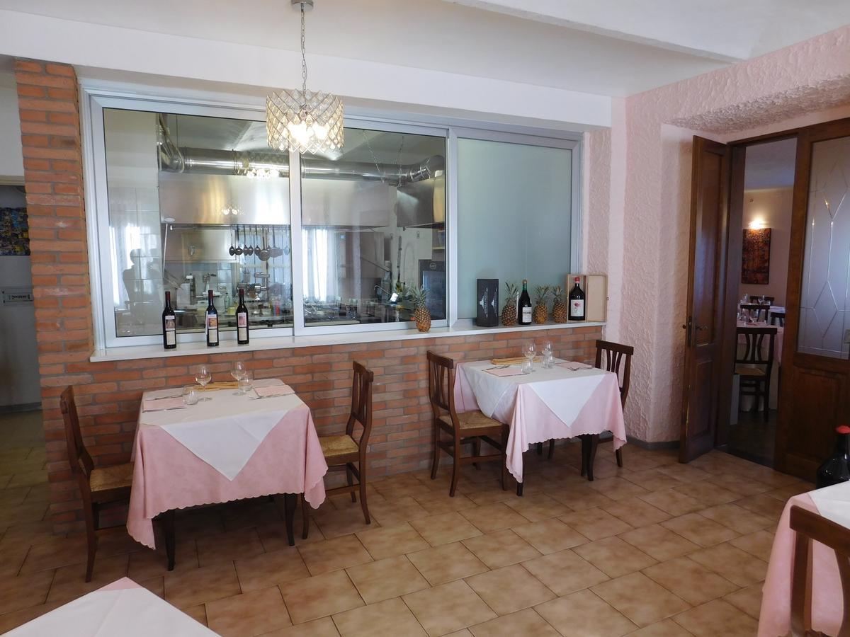 Hôtel Il Duca Bianco à Calosso Extérieur photo