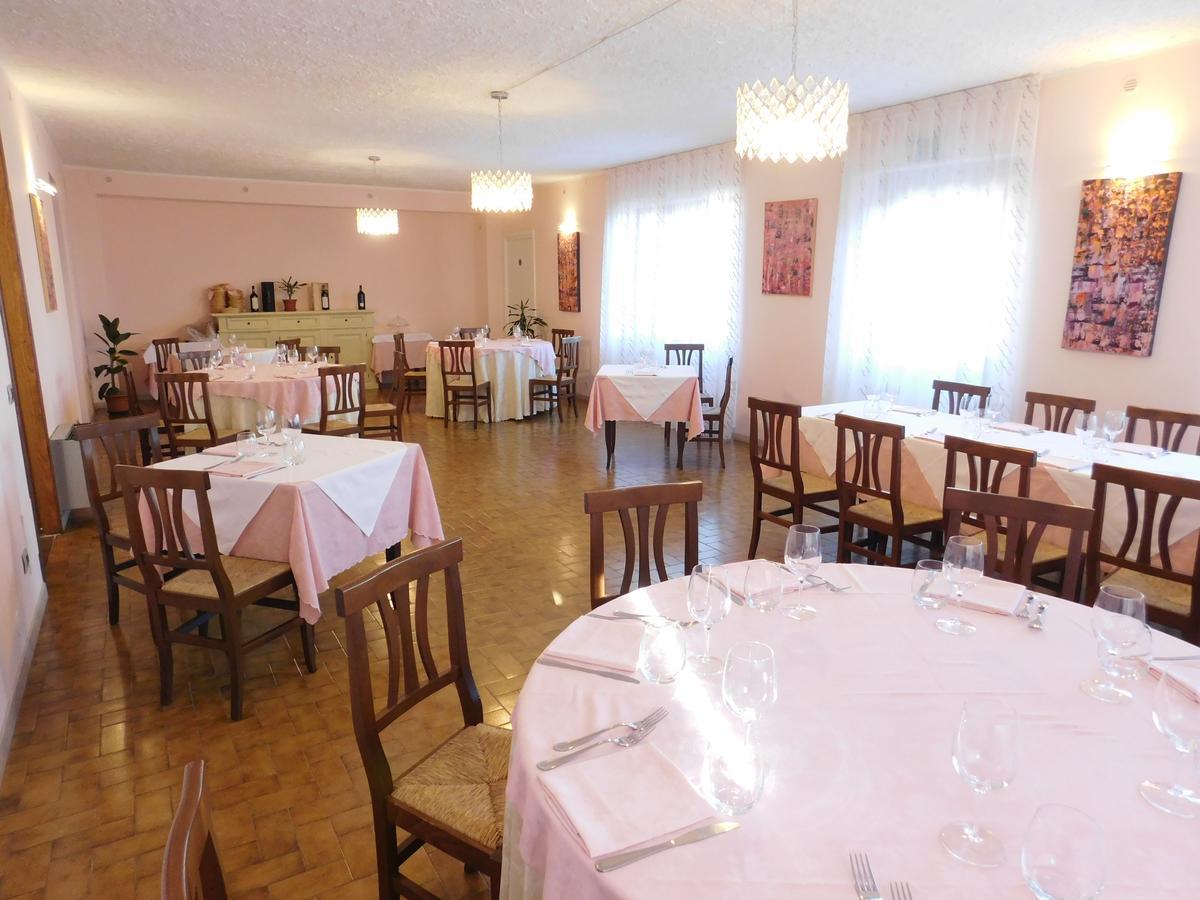 Hôtel Il Duca Bianco à Calosso Extérieur photo