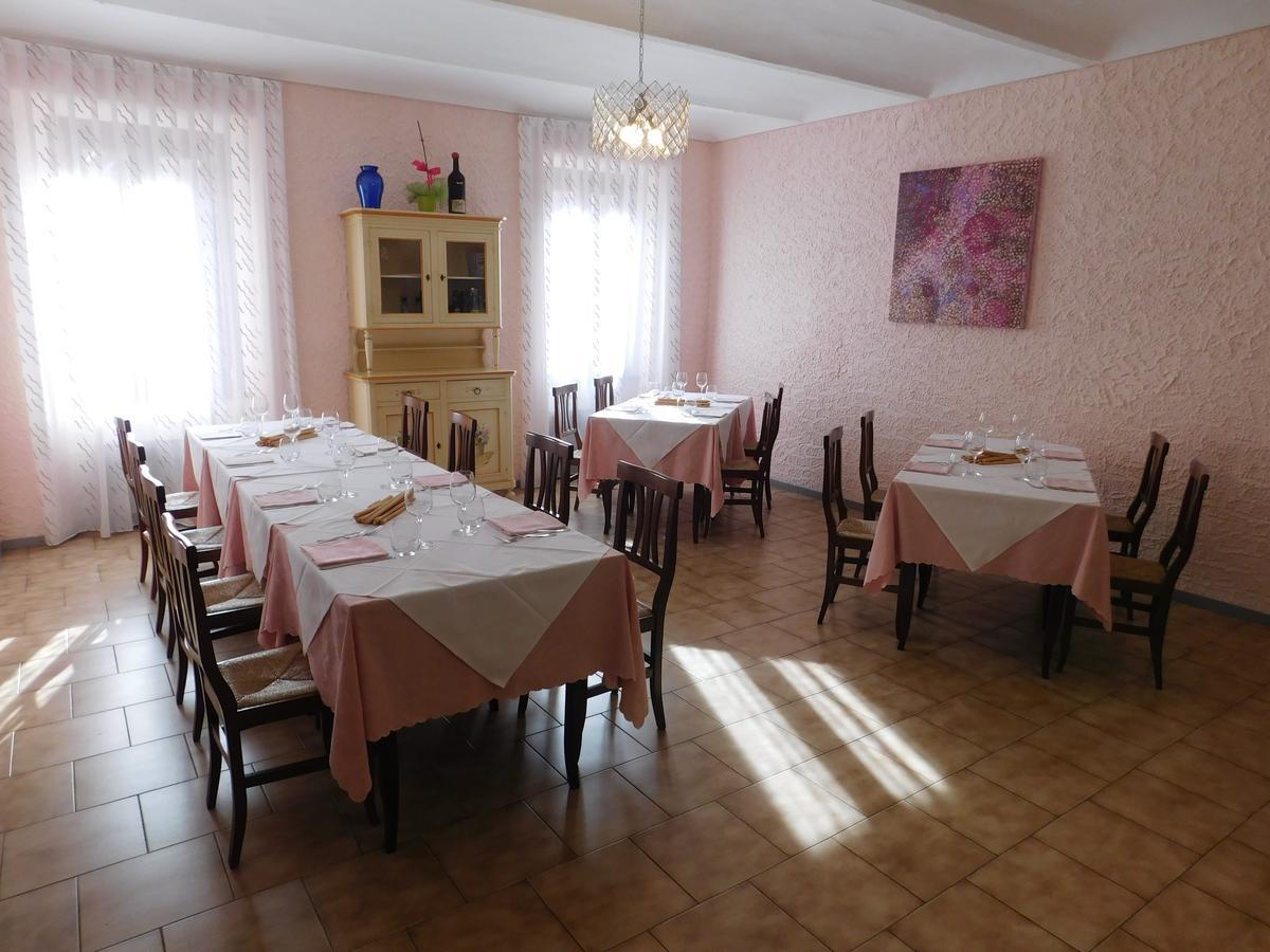 Hôtel Il Duca Bianco à Calosso Extérieur photo