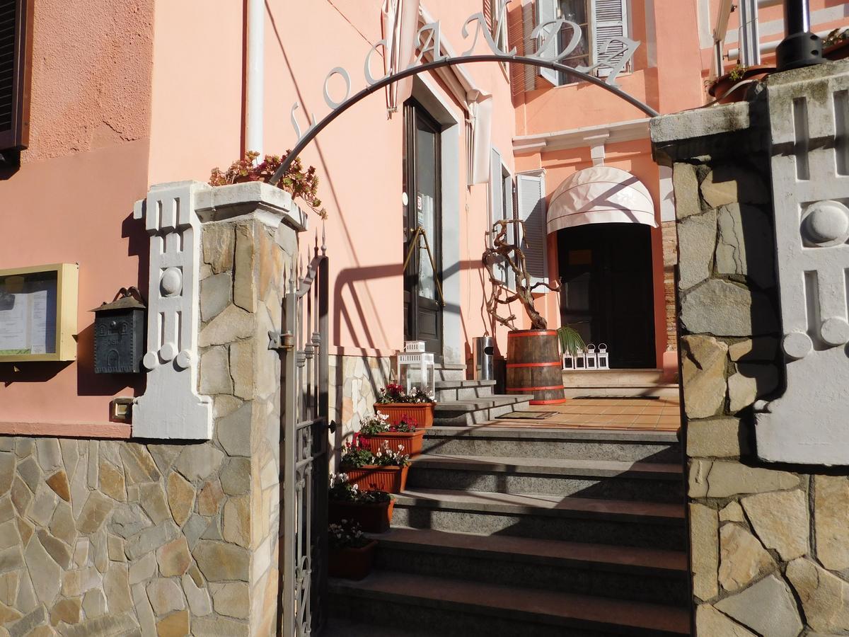 Hôtel Il Duca Bianco à Calosso Extérieur photo
