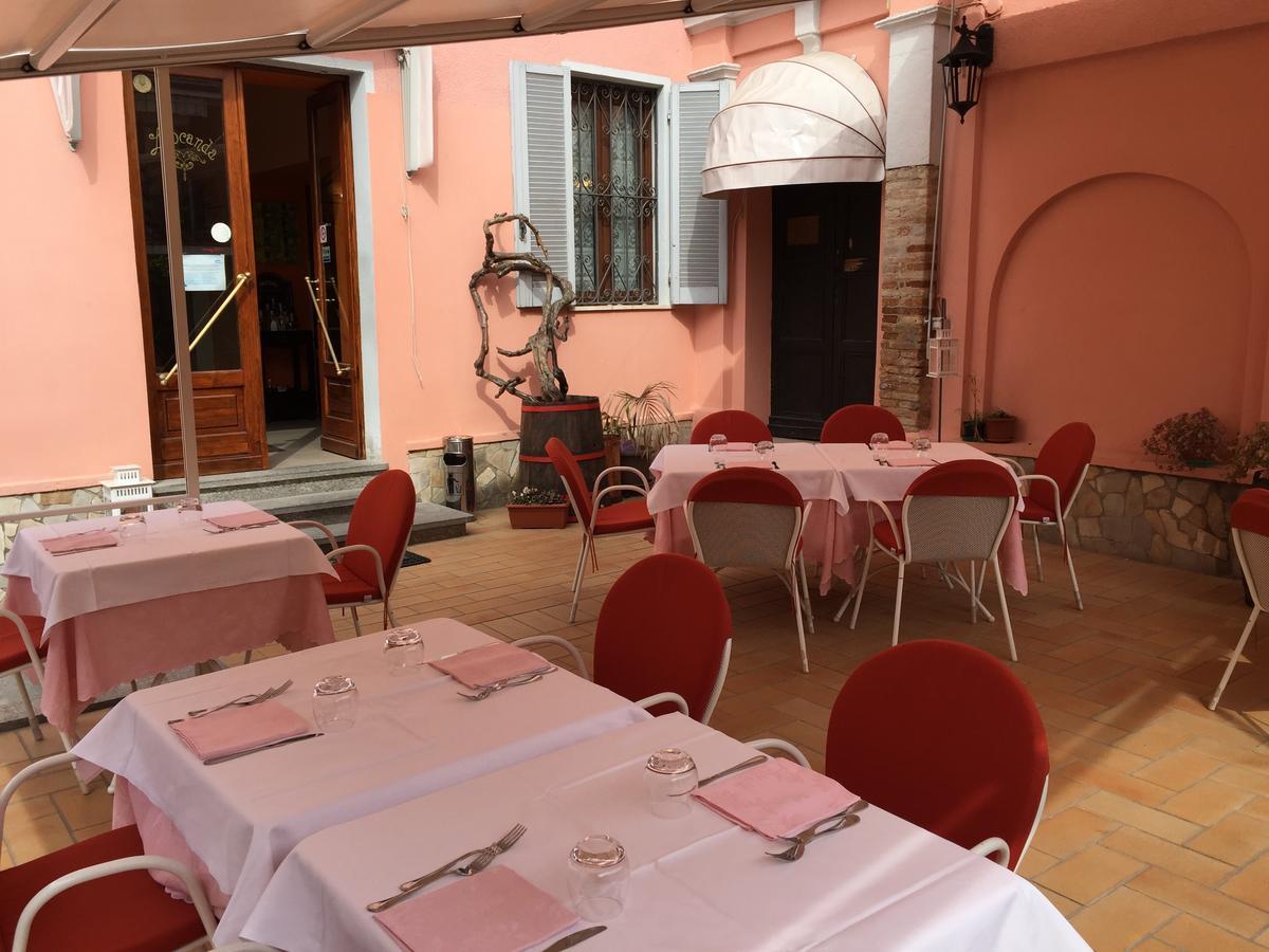 Hôtel Il Duca Bianco à Calosso Extérieur photo